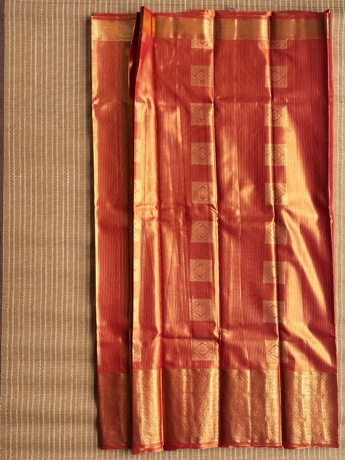 Semi kanchipuram saree