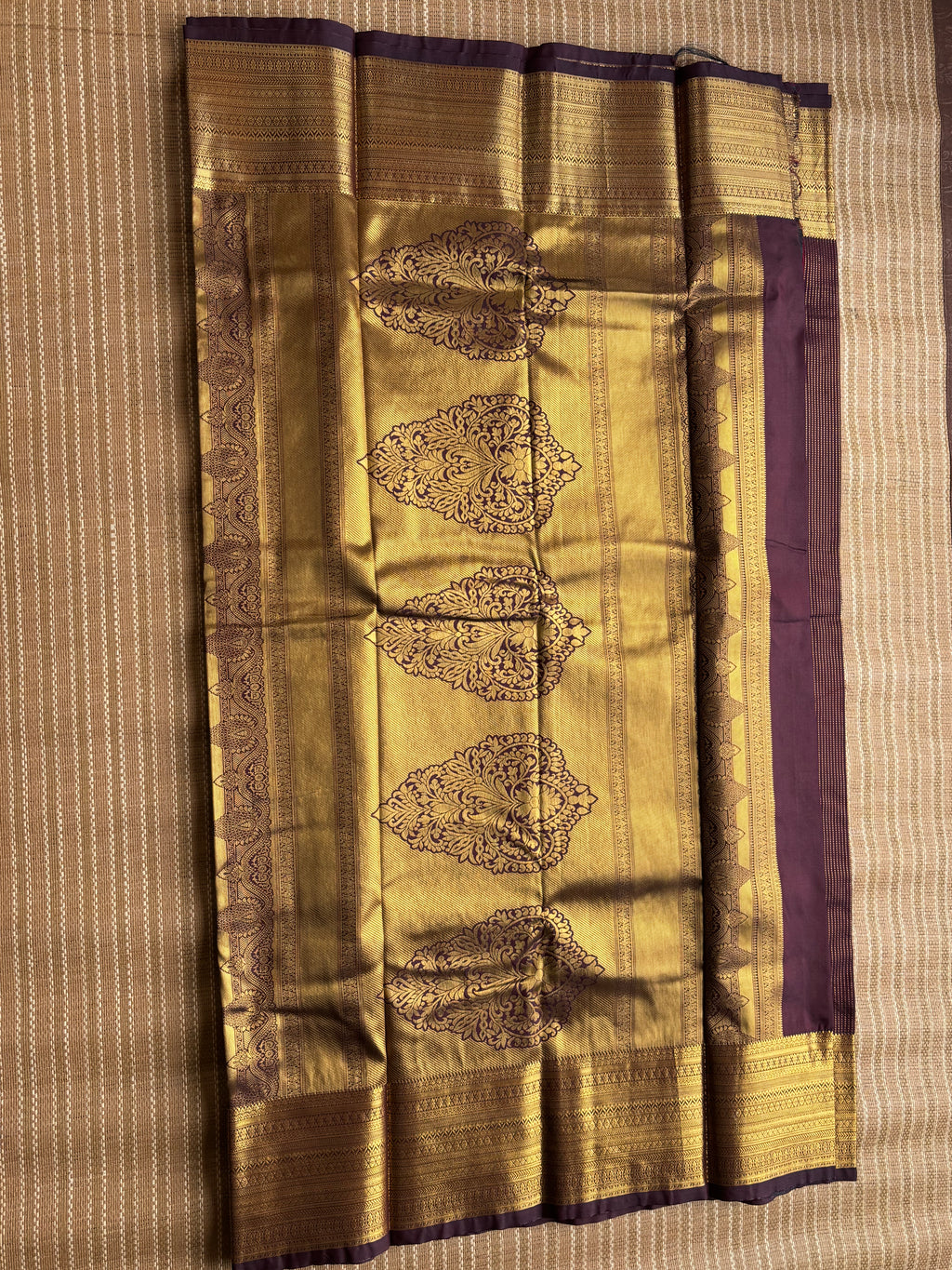 Semi kanchipuram saree